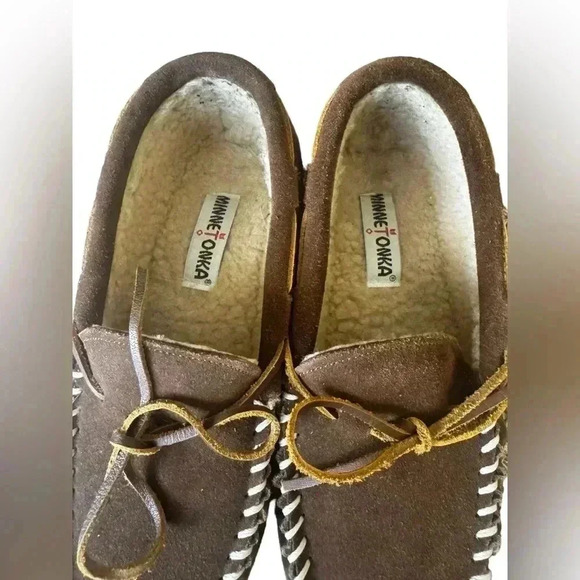 Minnetonka Moccasin Slipper With Rubber Soles Size 8 - Picture 2 of 13